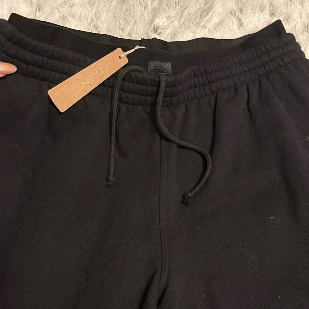 Skims sweatpants